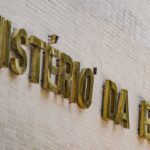 MEC lança curso de 180 horas para professores do ensino médio público
