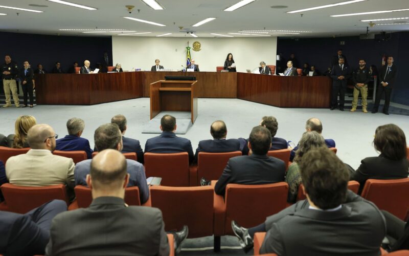 Mais de 3,3 mil pessoas querem acompanhar julgamento de Bolsonaro