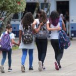 Mais de 520 mil estudantes da rede estadual de ensino voltam às aulas nesta segunda