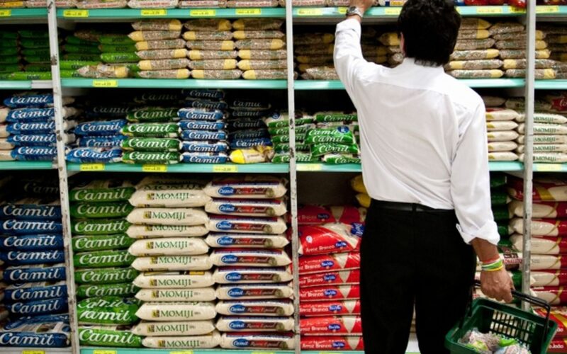 Mercado financeiro reduz previsão da inflação para 4,86%