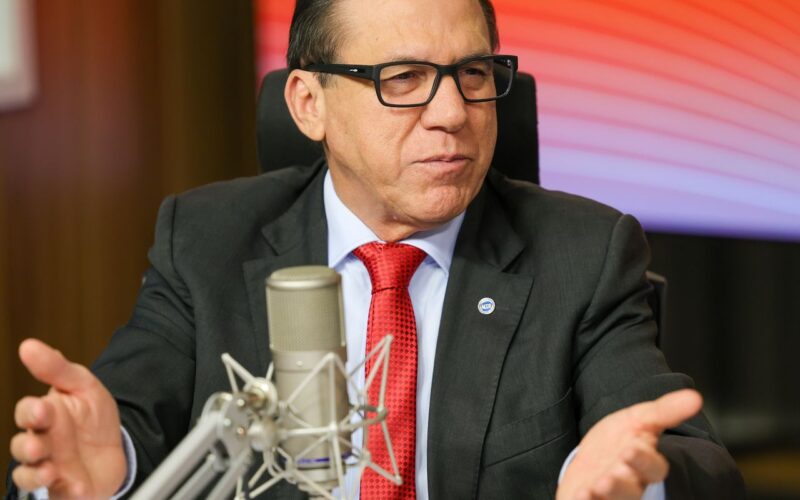 Ministro minimiza impacto do tarifaço no mercado de trabalho