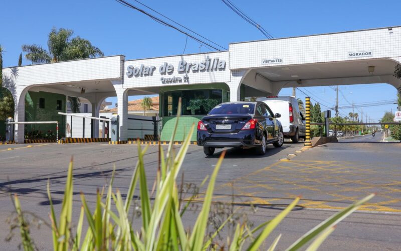 Moraes autoriza Bolsonaro a deixar prisão domiciliar para fazer exames