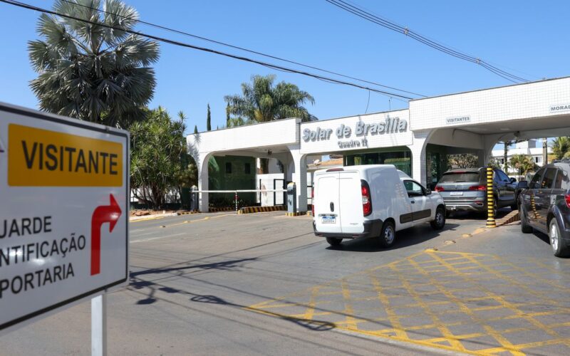 Moraes autoriza Bolsonaro a receber visita de funcionário de cartório