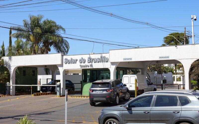 Moraes pede à PGR parecer sobre agentes da PF na casa de Bolsonaro