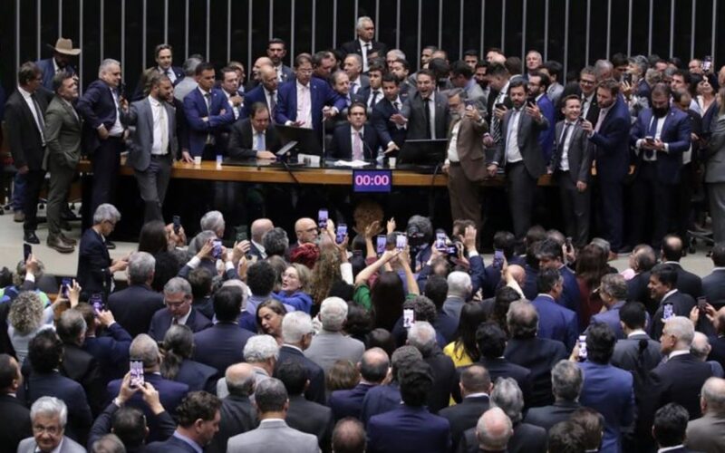 Motta: retomada do plenário da Câmara não foi condicionada à anistia