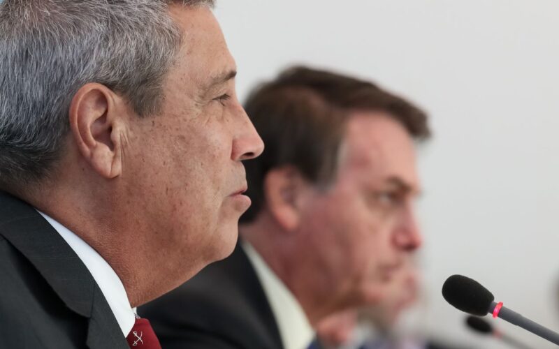 PF: Braga Netto violou proibição de manter contato com Bolsonaro