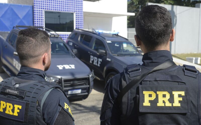 PRF apreende fuzis que estavam sendo levados do Rio para Porto Seguro