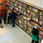 Pessoas em situação de rua passam a contar com biblioteca em São Paulo