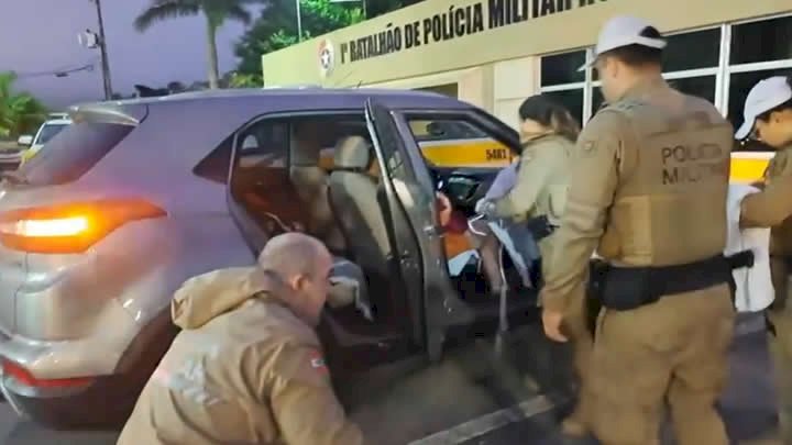 Polícia Militar presta apoio no nascimento de bebê dentro de veículo na SC-401, em Florianópolis