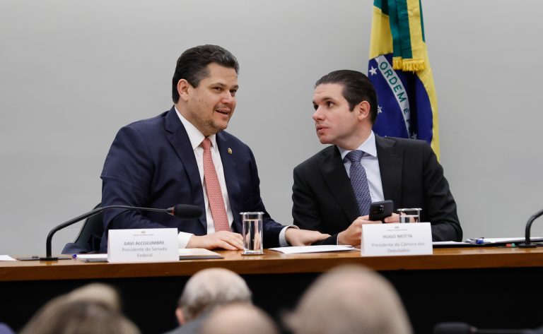 Presidentes da Câmara e do Senado defendem revisão de benefícios fiscais - Notícias