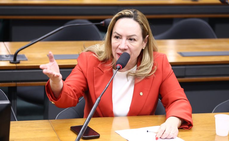 Projeto define regras para a convivência entre bebês e mães presas - Notícias