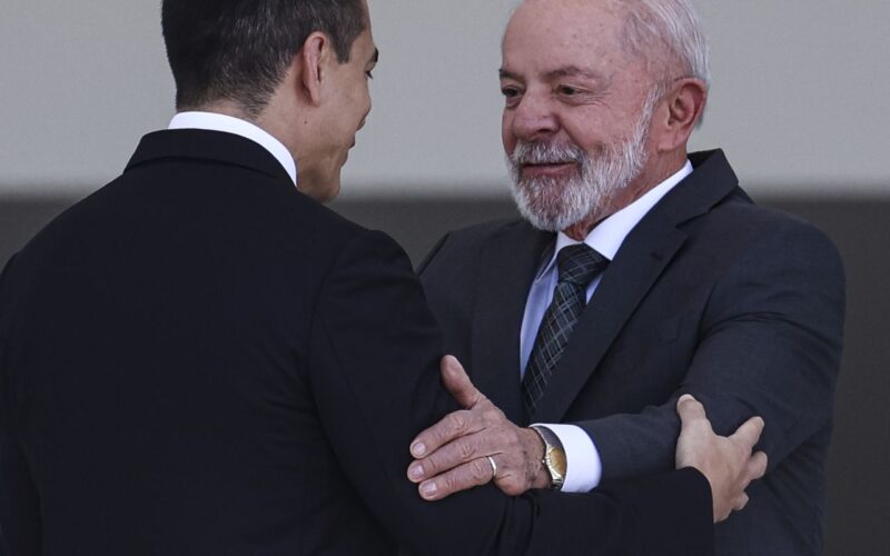 Relações com países sul-americanos são prioridades, diz Lula a Noboa