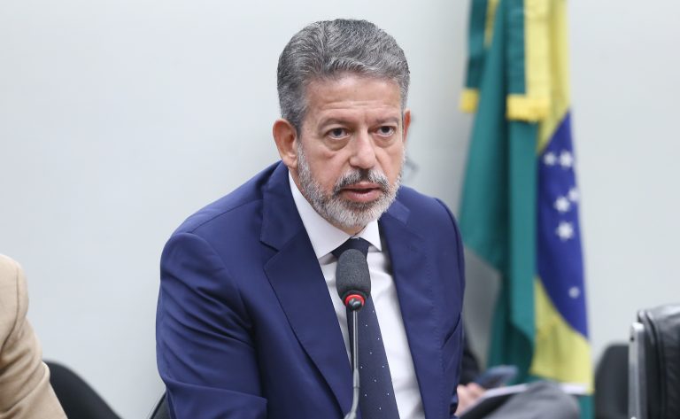 Relator afirma que isenção do Imposto de Renda para quem ganha até R$ 5 mil pode ser votada até dezembro - Notícias