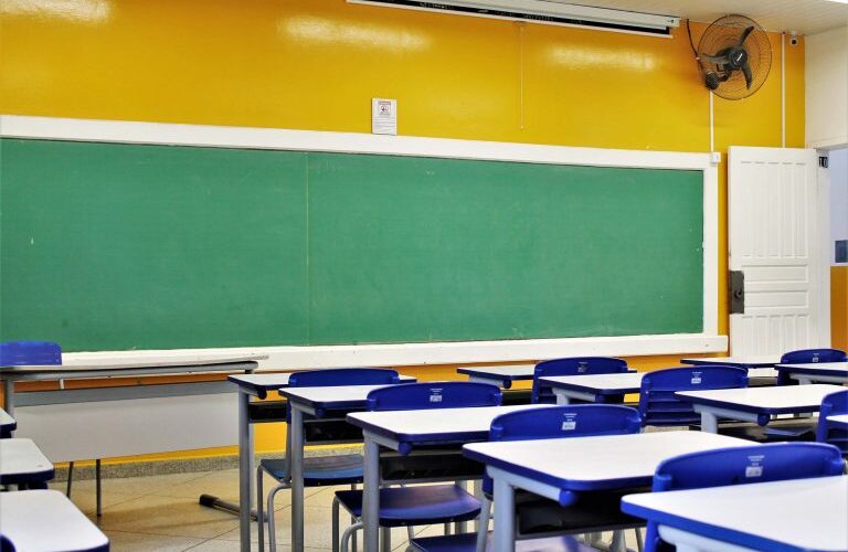 Seminário debate Sistema Nacional de Educação - Notícias