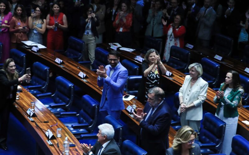 Senado aprova projeto contra adultização de crianças na internet