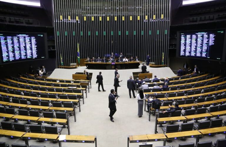 Sessão do Plenário da Câmara será realizada a partir das 20h30 - Notícias