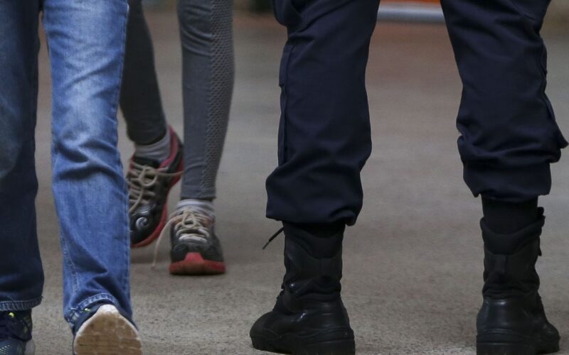 Tribunal de Contas suspende programa de escolas cívico-militares de MG