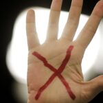 Violência digital contra mulheres atinge níveis alarmantes