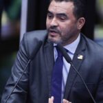 Alvo de investigação, governador do Tocantins é afastado do cargo