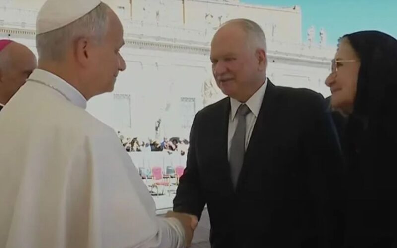 Antes de assumir presidência do STF, Fachin visita papa Leão XIV