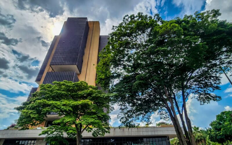 Ata do Copom indica Selic a 15% "por período bastante prolongado"