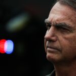 Bolsonaro teve pré-síncope, vômitos e queda de pressão, diz defesa