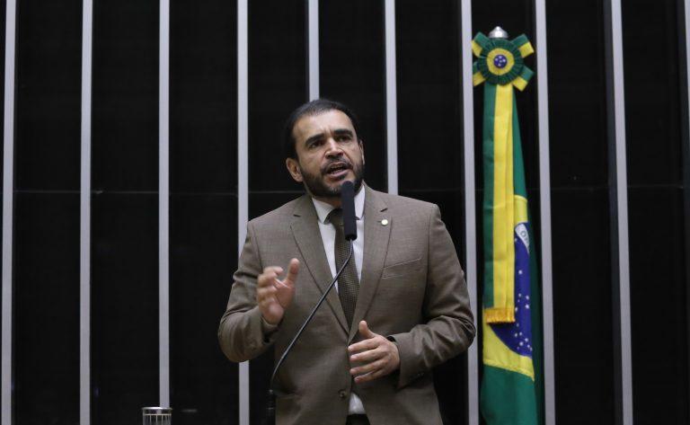 CCJ aprova exigência de justificativa técnica para rejeição de laudos periciais por juízes - Notícias