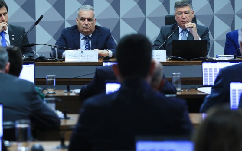 CPMI do INSS aprova convocação de parentes e sócios de investigados