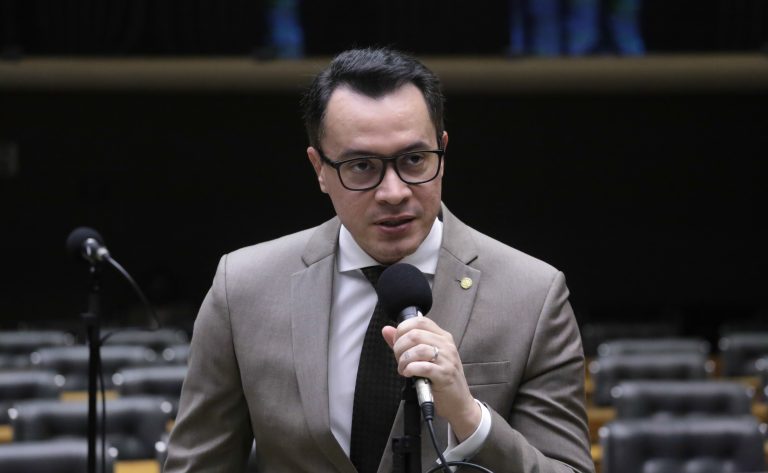 Câmara aprova aumento de pena para maus-tratos contra pessoa com deficiência - Notícias