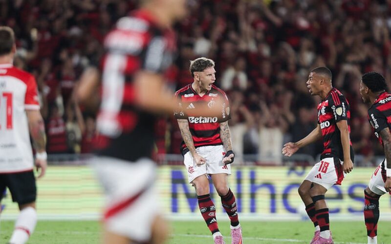 Com direito a gol relâmpago, Flamengo derrota Estudiantes no Maracanã