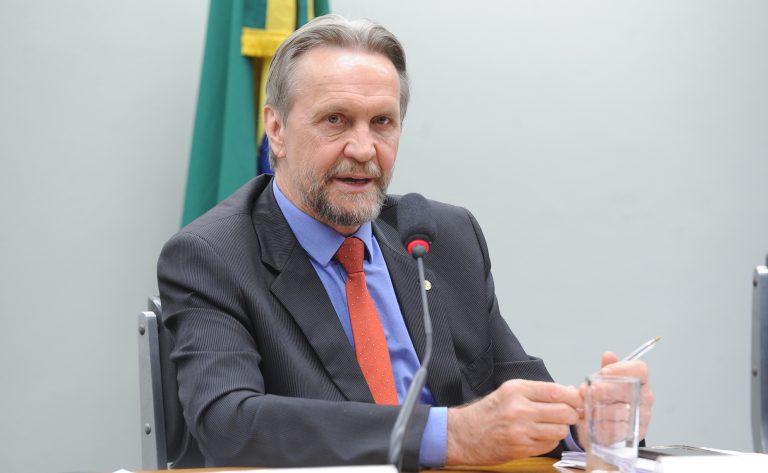 Comissão aprova correção anual de orçamento das universidades federais - Notícias