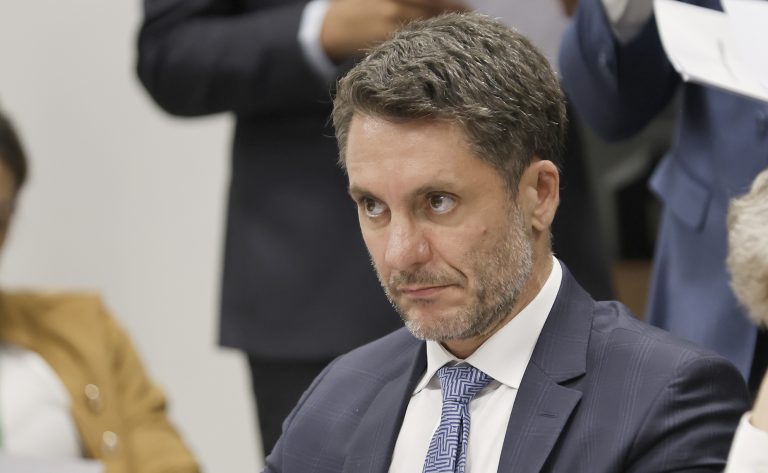 Comissão aprova inclusão de educação financeira no currículo dos ensinos fundamental e médio - Notícias