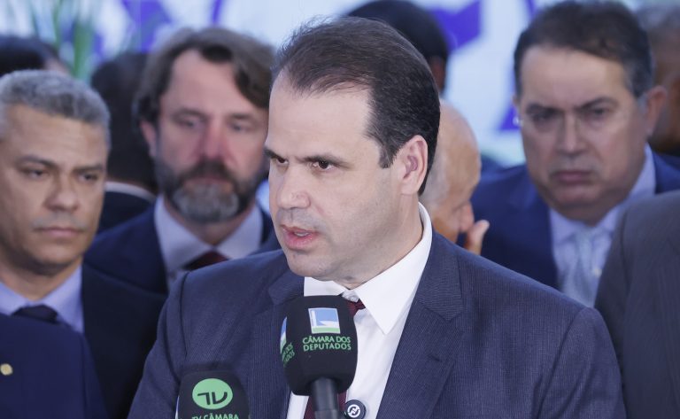 Comissão aprova inclusão de familiar com incapacidade em plano de saúde - Notícias