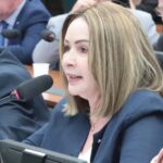 Comissão aprova repasse de recursos da educação de jovens e adultos para auxiliar alunos de baixa renda – Notícias