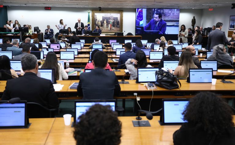 Comissão aprova seis projetos sobre homenagens, cultura e datas comemorativas - Notícias