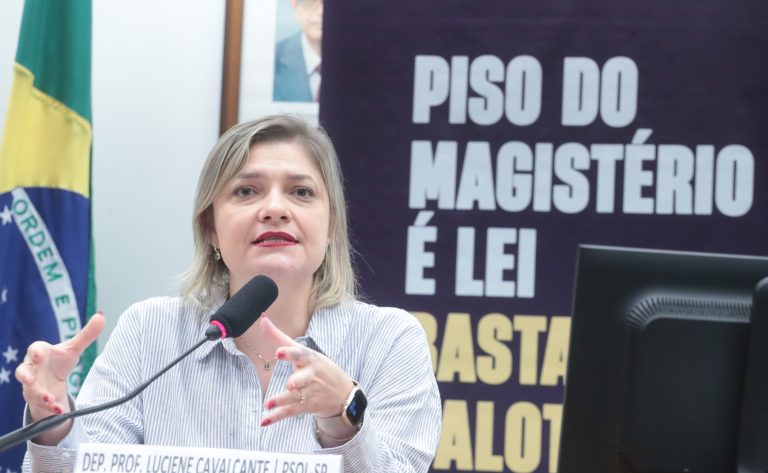 Comissão debate projeto que considera improbidade administrativa descumprir normas sobre piso salarial - Notícias