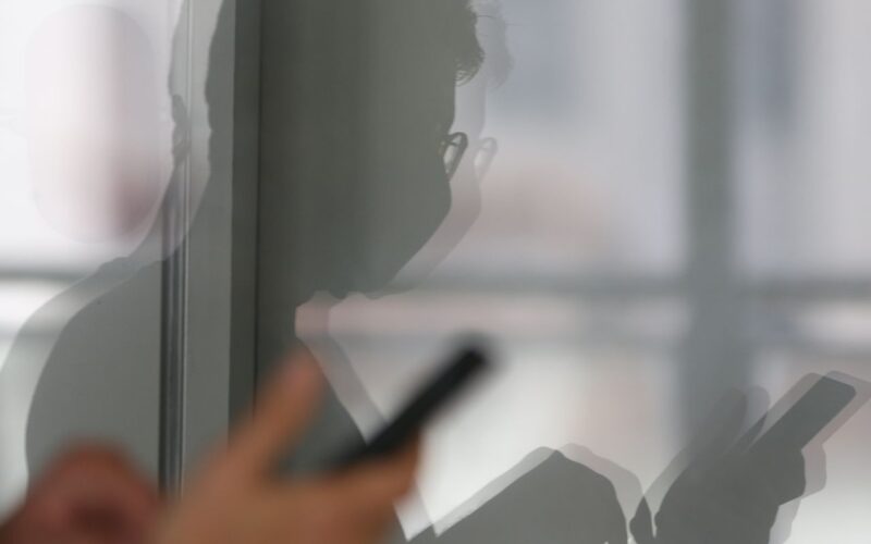Compradores de celular com restrição criminal são notificados em SP