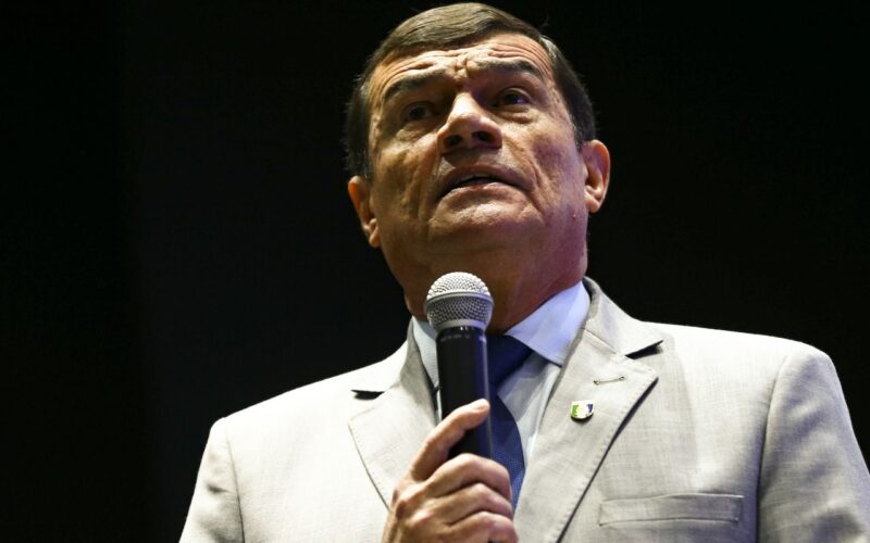 Defesa diz que ex-ministro atuou para demover Bolsonaro de golpe
