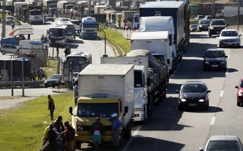 .Dia Nacional do Caminhoneiro lembra importância da categoria