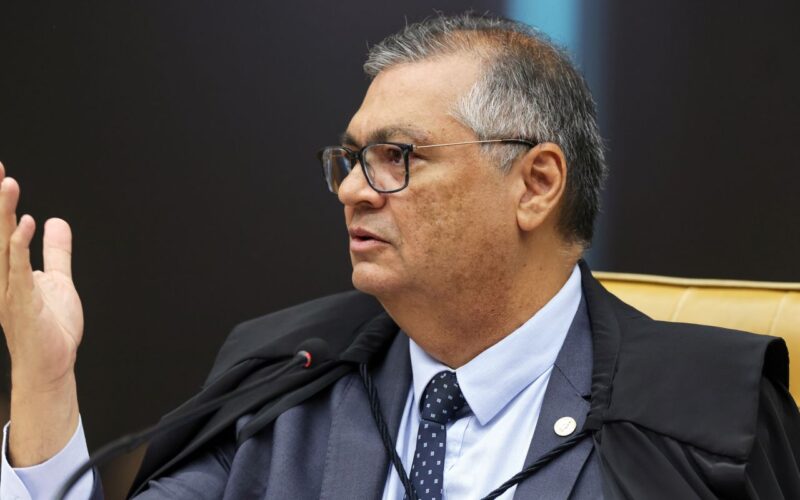 Dino diz que crimes da trama golpista não podem ser anistiados