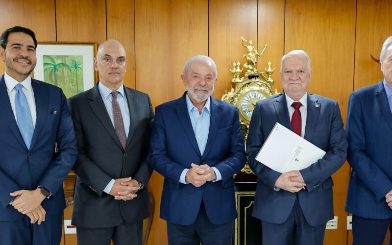 Fachin e Moraes convidam Lula para posse no STF