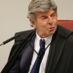 Fux absolve Bolsonaro e condena Braga Netto e Cid pela trama golpista