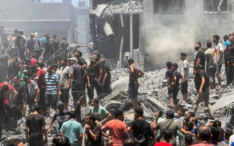 Israel lança grande ataque terrestre e diz que "Gaza está em chamas"