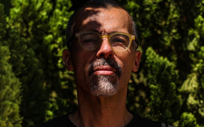 Jamil Chade relata desumanização de imigrantes sob Trump em ‘distopia’