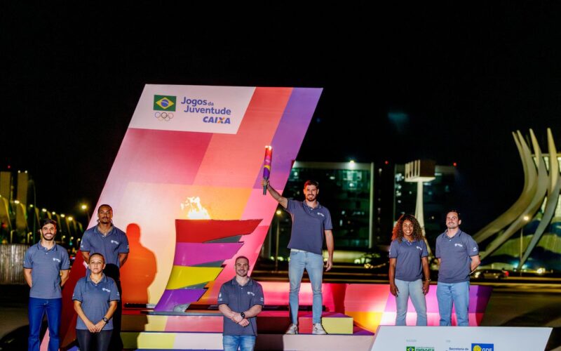 Jogos da Juventude são abertos oficialmente com acendimento da pira