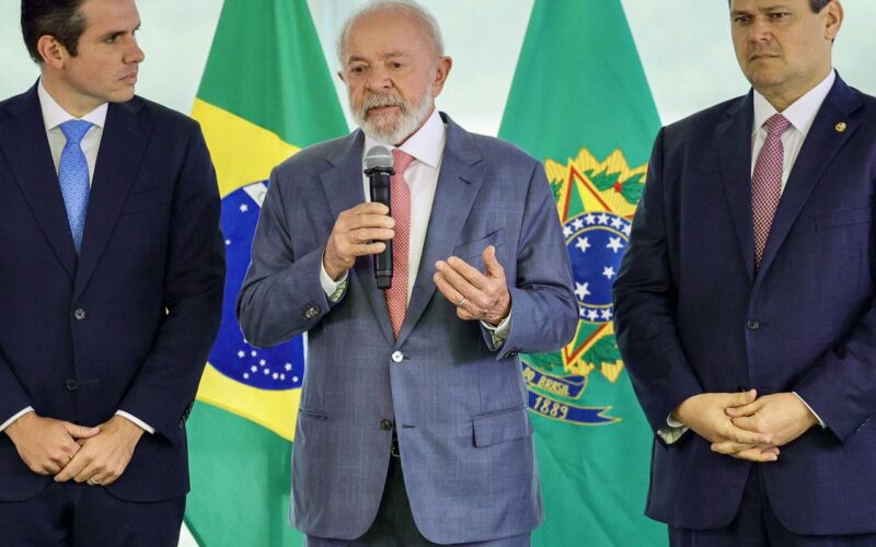 Lula discute pautas do governo em encontro com Motta e Alcolumbre