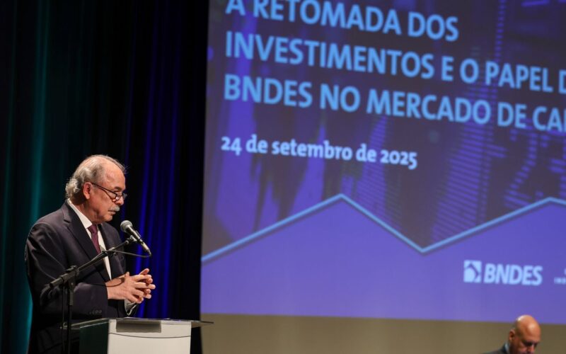 Mercadante defende democratizar acesso ao mercado de capitais
