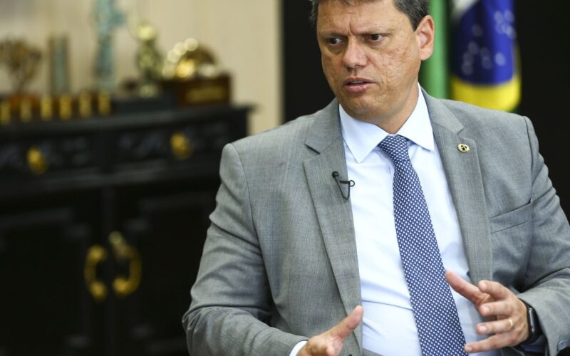 Moraes autoriza visita do governador de São Paulo a Jair Bolsonaro