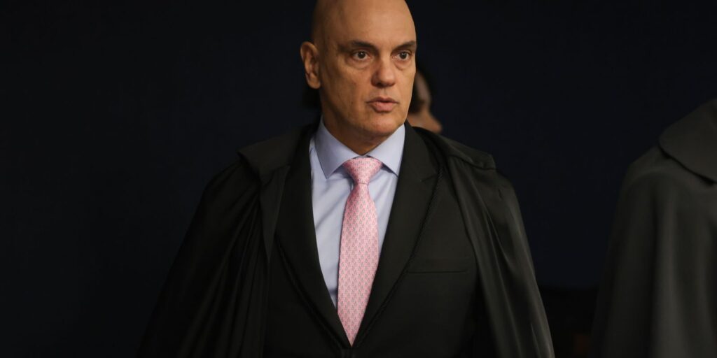 Moraes vota para condenar Bolsonaro e mais sete por golpe de Estado