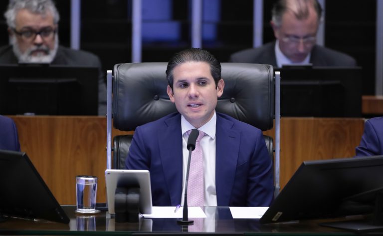 Motta elogia aprovação de projeto que aumenta penas para receptação de celulares - Notícias